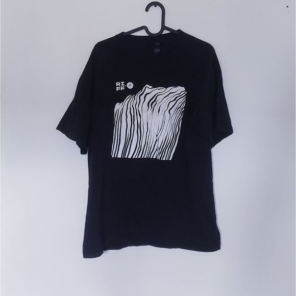 M&O Gold Graffic Tee Shirt - Picture 1 of 4